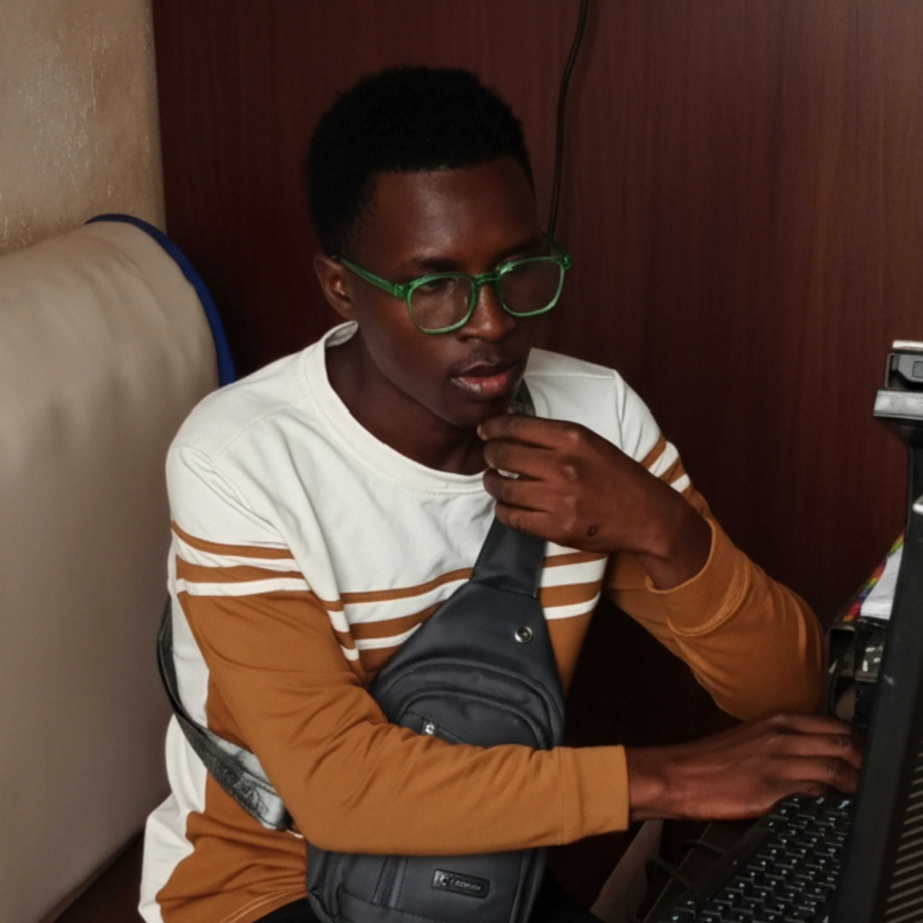 𝙱𝚒𝚗𝚔𝚘𝚕𝚎𝚛𝚊 cover art